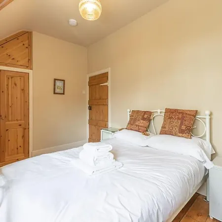 Beautiful Country Cottage For 8 - Great Staycation Wolverhampton Exterior foto