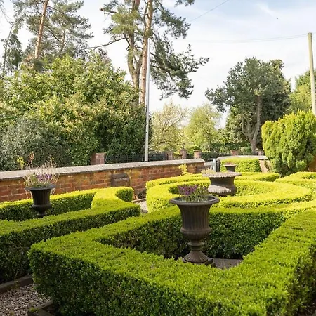 Beautiful Country Cottage For 8 - Great Staycation Wolverhampton Exterior foto