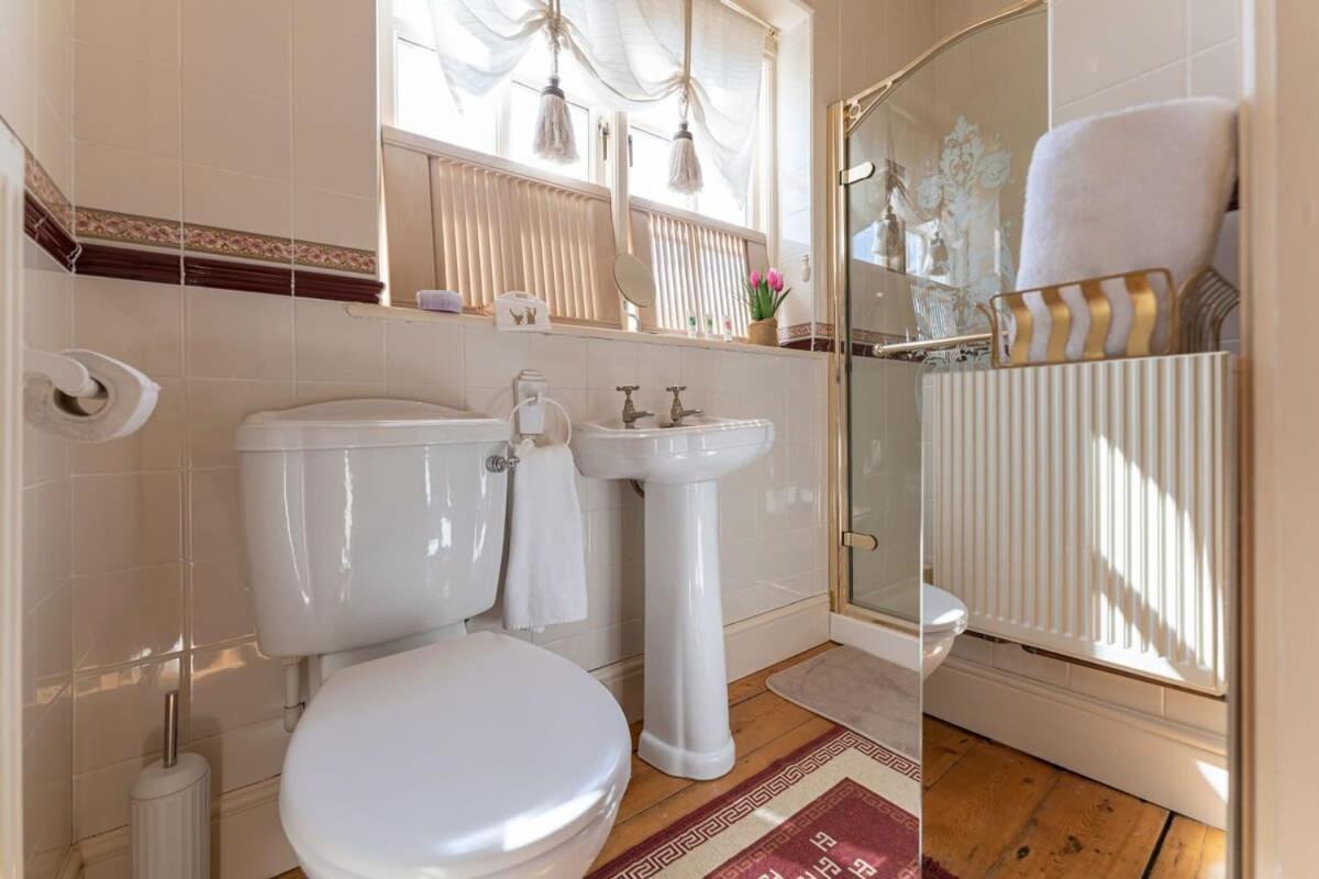 Beautiful Country For 8 - Great Staycation Holiday home *
