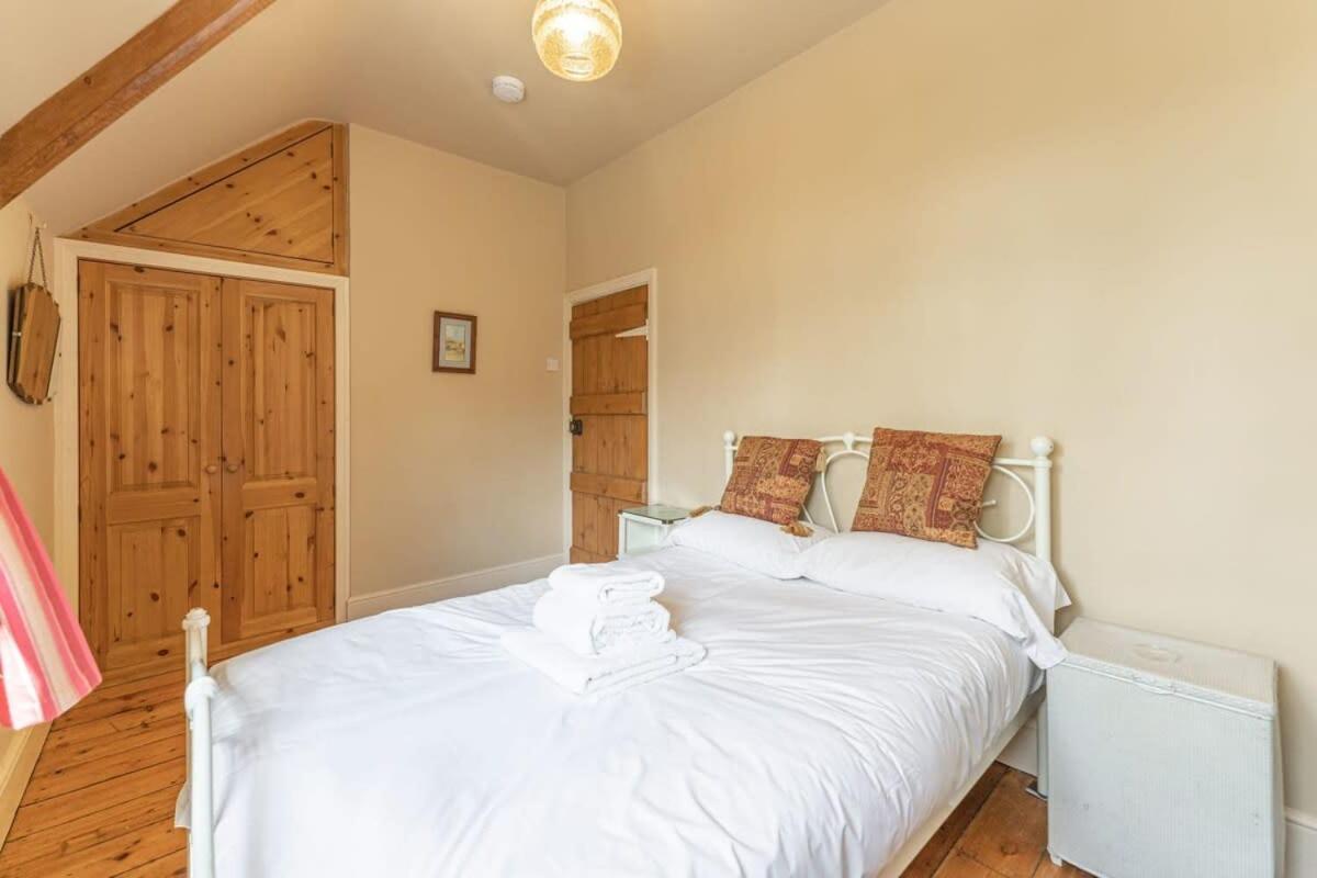 Beautiful Country For 8 - Great Staycation Holiday home