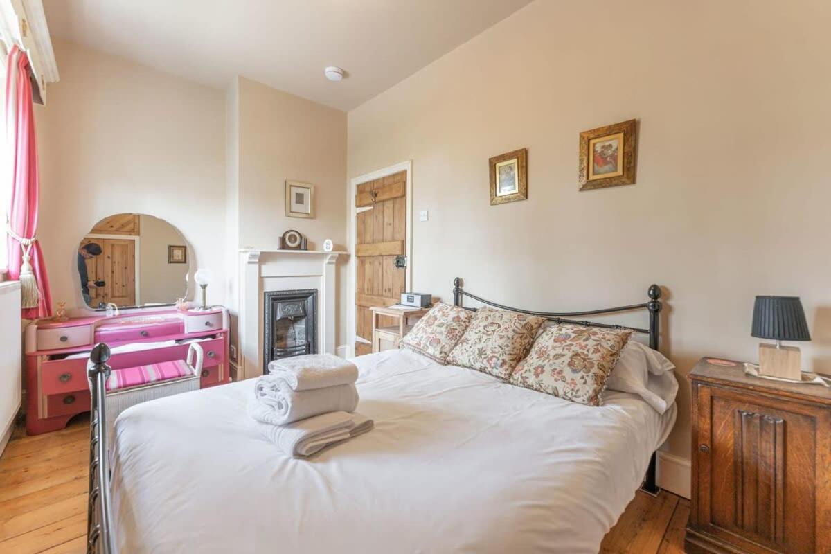 Beautiful Country For 8 - Great Staycation Holiday home Wolverhampton
