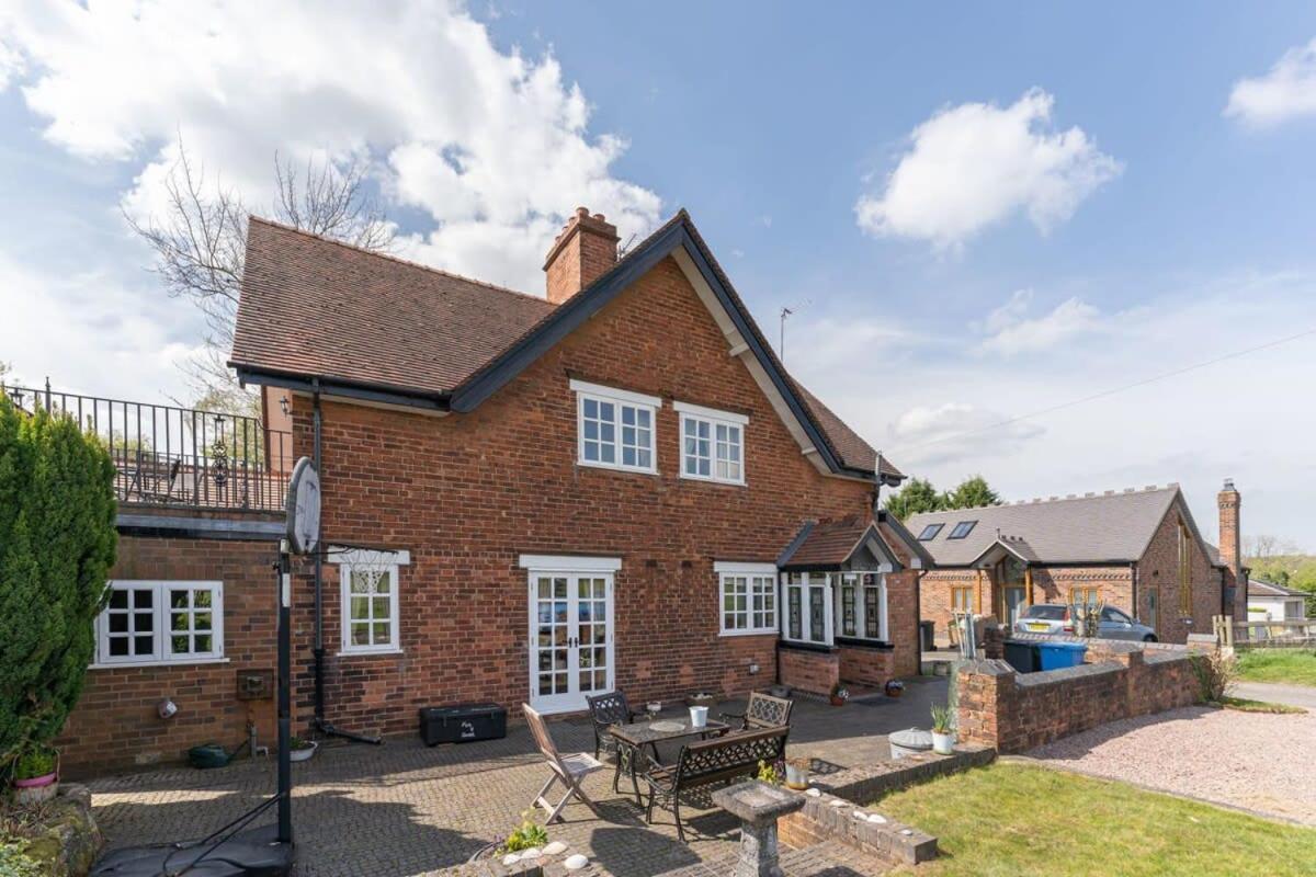 Beautiful Country For 8 - Great Staycation Wolverhampton